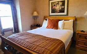 Altland House Inn & Suites